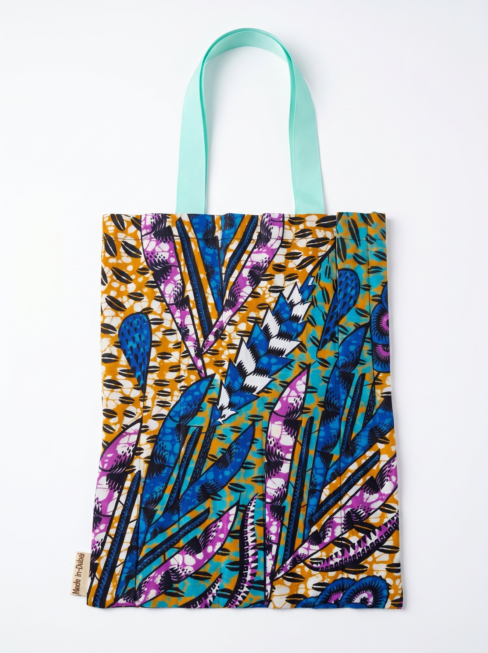 https://veline.ae/storage/photos/1/Summer Bags - E-commerce/Saphire_Savana_-_Front.JPG